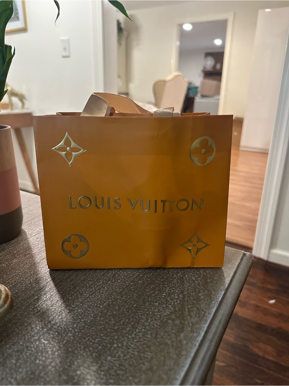 Subcategory identification for Louis Vuitton shopping bag image